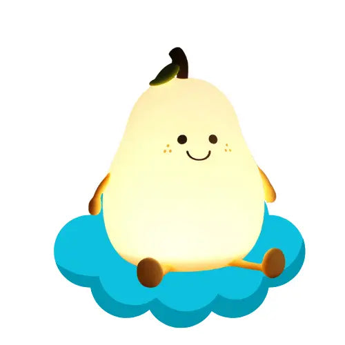 Veilleuse poire reposant sur un nuage, parfaite pour rassurer les enfants et favoriser un sommeil paisible.
