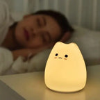 Lampe de nuit chaton en silicone doux, veilleuse LED de chevet idéale pour apaiser le sommeil de bébé et enfant