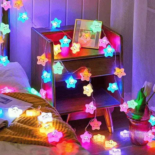 Veilleuse étoile multicolore avec guirlande lumineuse, parfaite pour chambre bébé et enfant, créant une ambiance joyeuse et colorée