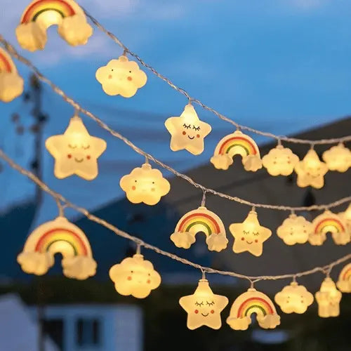 Veilleuse guirlande lumineuse multicolore avec nuages, étoiles et arc-en-ciel, décor doux et apaisant pour chambre bébé et enfant